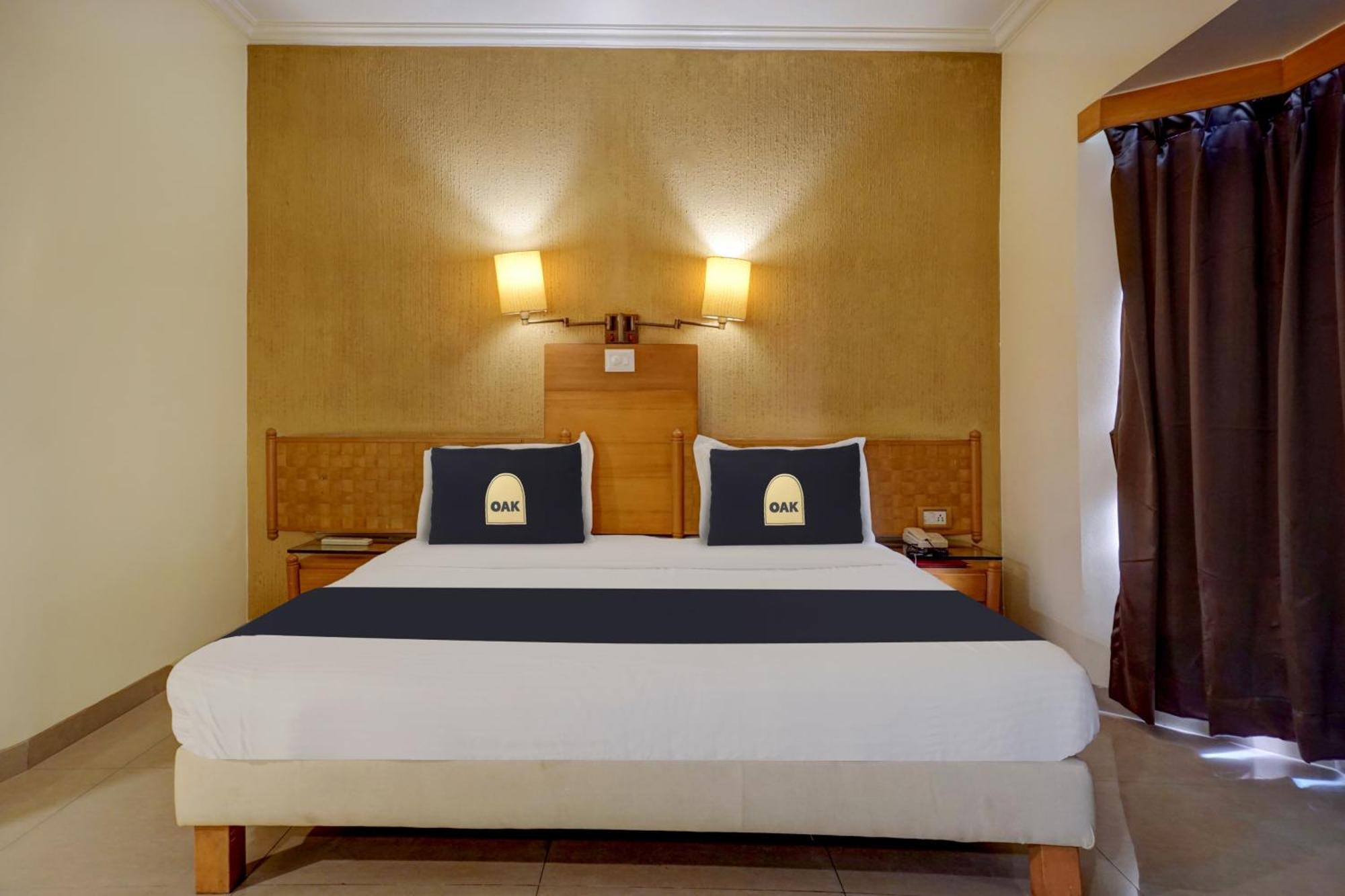 Townhouse Oak Orchard Hotel Pune Esterno foto
