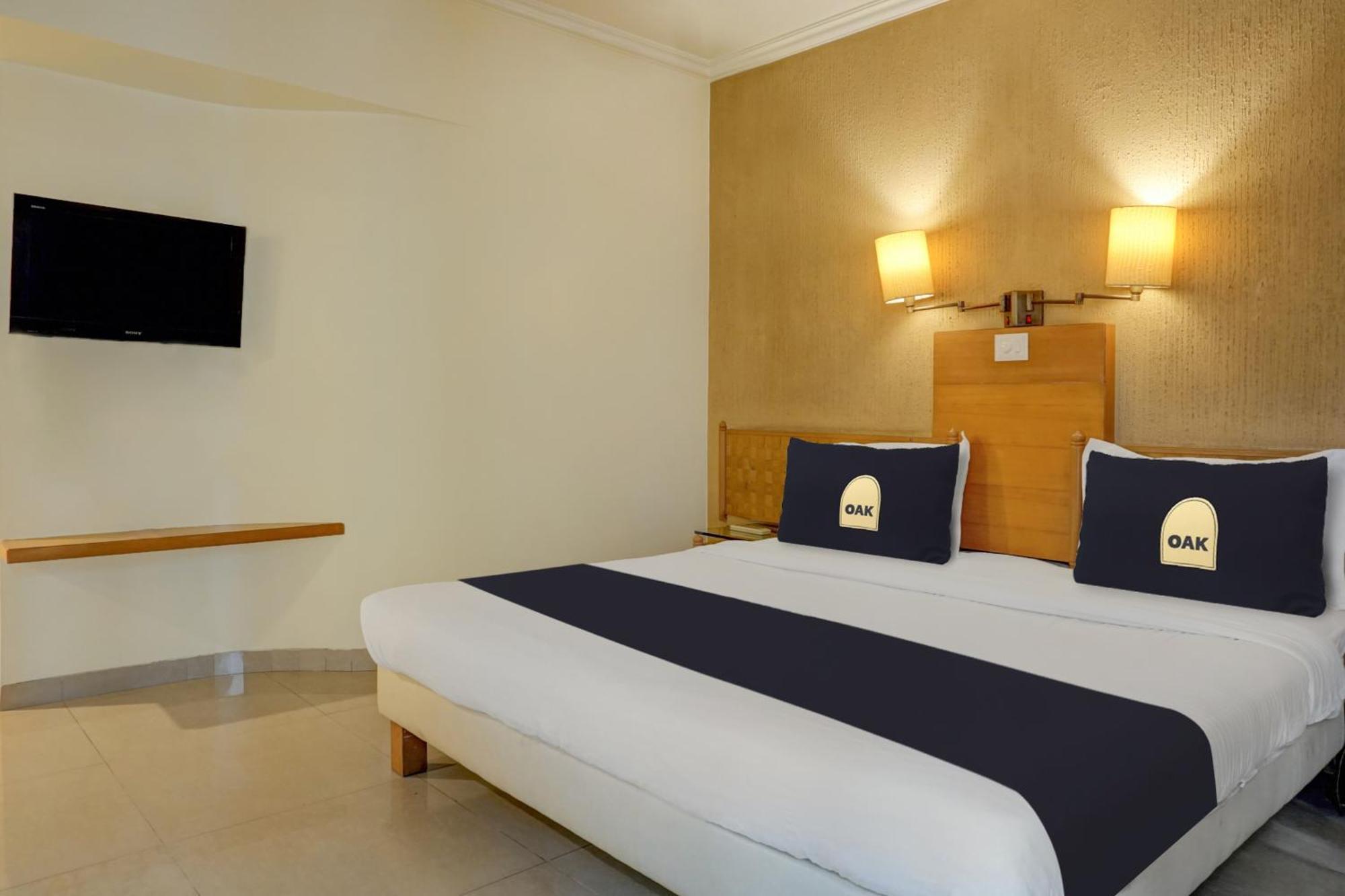 Townhouse Oak Orchard Hotel Pune Esterno foto